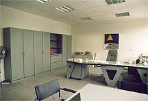 B�roschrank mit Schreibtisch