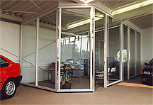 Glasabtrennung im Verkaufsraum