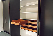 Schrankeinteilung mit Schubladen aus Massivholz