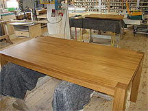 massiver Eichetisch mit Hart�l behandelt